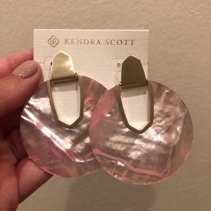 Pink Kendra Scott Diane’s Brand New never worn!